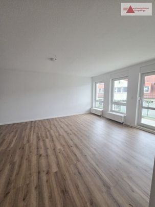 3-Raum mit Balkon, Tiefgarage und Stellplatz! - Photo 1
