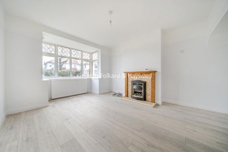 3 bedroom semi-detached house to rent - Photo 2