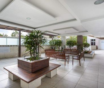 Apartamento de 2 dormitórios no bairro Azenha, com VAGA COBERTA/CHU... - Foto 4