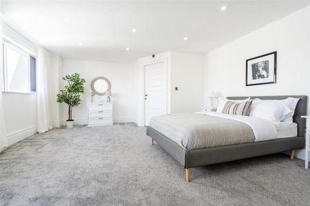 3 bedroom apartment to rent - Photo 4