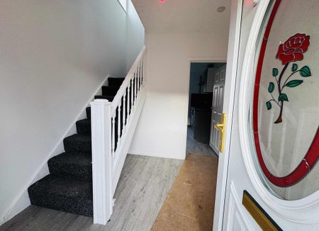 3 bedroom end of terrace house to rent - Photo 5