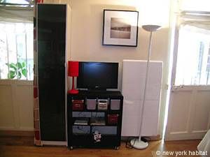 Logement à Paris, Location meublée - Photo 2