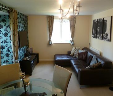 2 bedroom Flat To Let - Photo 4
