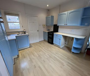 2 bedroom semi-detached house to rent - Photo 4