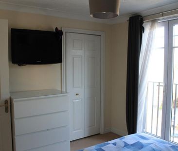 2 bedroom end of terrace house to rent - Photo 5