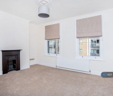 3 bedroom end of terrace house to rent - Photo 2