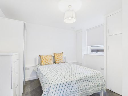 4 bedroom property to rent - Photo 5