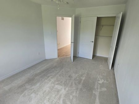 Three bedroom detached home for rent in Angus Ont. - Photo 2