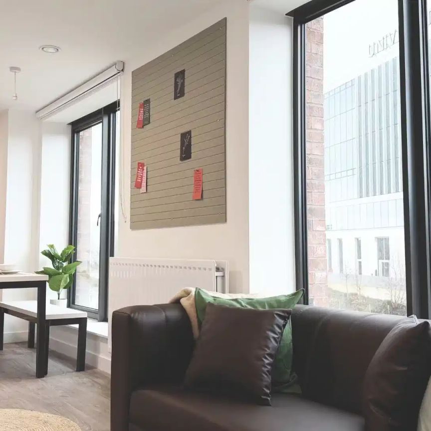 Classic 8 Bed Upper Floor - Ensuite - Photo 1