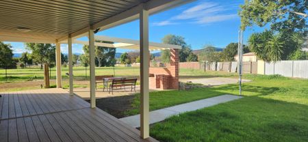WEST TAMWORTH - WORKERS QUARTERS - Photo 5