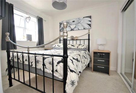 3 bedroom detached house to rent - Photo 4