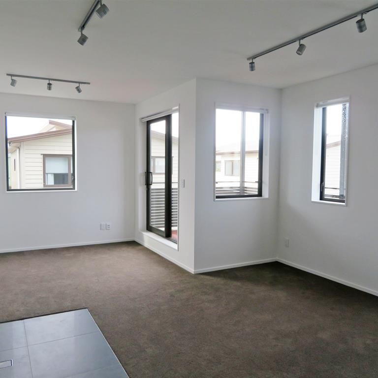 THE FIREMAN'S APARTMENTS - PETONE - Photo 1