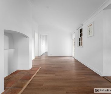 Charming Central Cottage – Walk to the CBD - Photo 1