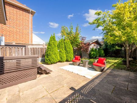 For Lease - 5015 Dubonet Drive, Mississauga, Ontario - Photo 2