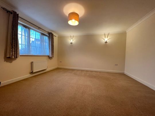 Treeview, Stowmarket, Suffolk, IP14 - Photo 1