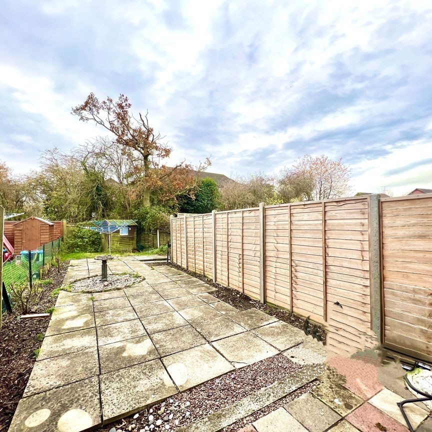 Lincoln Gardens, Didcot - Photo 2