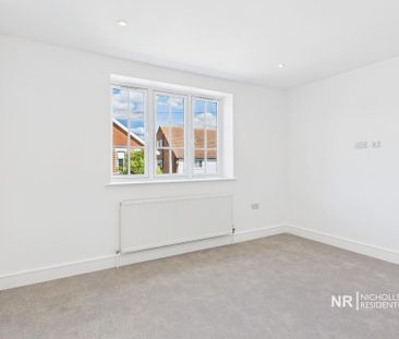 3 bedroom semi-detached house to rent - Photo 6