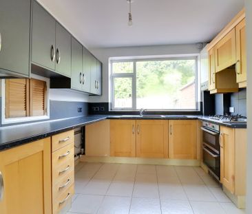 3 bed semi-detached house to rent in Heacham Drive, Leicester, LE4 - Photo 5