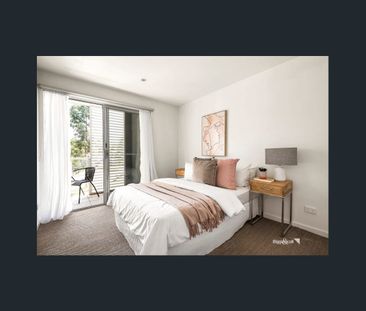 BEAUTIFUL HOME LOCATED IN BUNDOORA - Photo 4