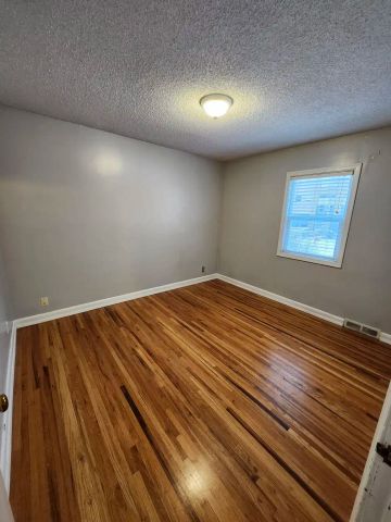3701 15 Street SW — 3701 - 15 St SW - Photo 4