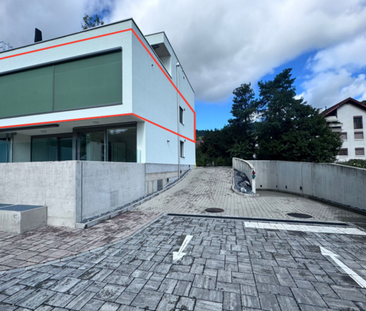 Moderne 4.5-Zimmer-Wohnung, 1. OG, mit Loggia und Wintergarten - Foto 3