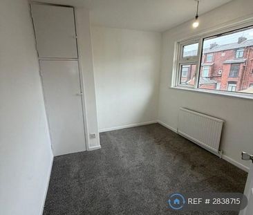 2 bedroom semi-detached house to rent - Photo 2