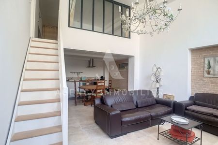 T2 MEUBLÉ // CENTRE DE CHATEAURENARD - Photo 4