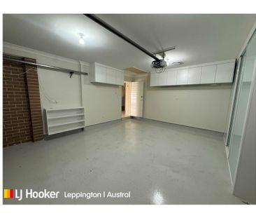 SLEEK & SPACIOUS MODERN HOME - Photo 5