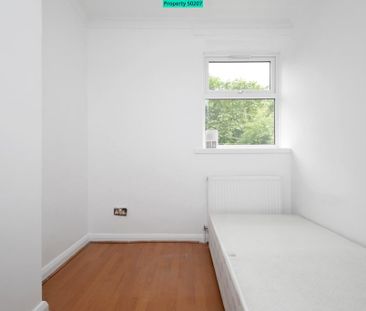 3 bedroom flat to rent - Photo 2