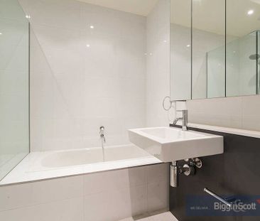 TOWNHOUSE WITH LOCK UP GARAGE! DOWNSTAIRS LARGE STUDY/OFFICE OR 3RD... - Photo 6