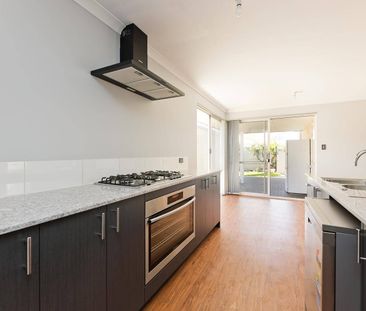 Stylish Modern Living with Rear Laneway Access in Ellenbrook - Photo 5