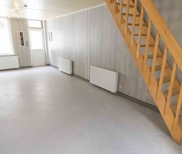 Appartement te huur in Charleroi voor € 600 met 1 slaapkamer - Photo 2