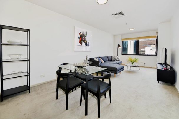 Modern 1-bedroom apartment near Flagstaff train station - Photo 1