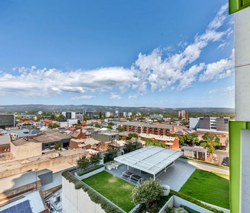 Stylish One-Bedroom Apartment - Walk to Central Market & Victoria S... - Photo 2