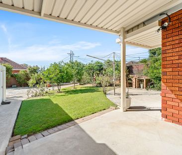 Charming Two Bedroom + Study Home with Flexible Living Options and ... - Photo 2