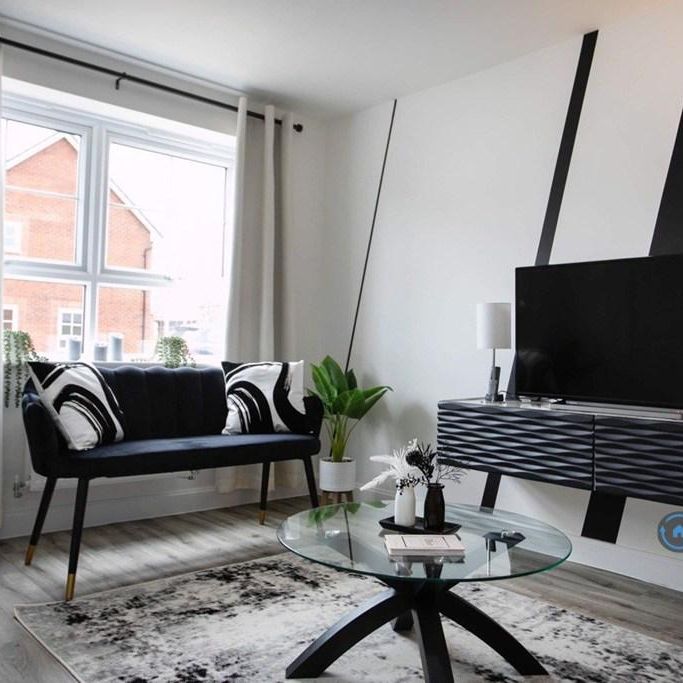 3 bedroom semi-detached house to rent - Photo 1