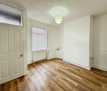 2 bedroom end of terrace house to rent - Photo 5