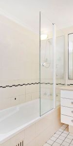 FANTASTIC LOCATION, ONLY A MOMENTS WALK TO NORTH STRATHFIELD & CONCORD WEST STATION! - Photo 4