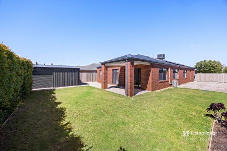 Modern Family Home in a Great Echuca Pocket - Photo 3