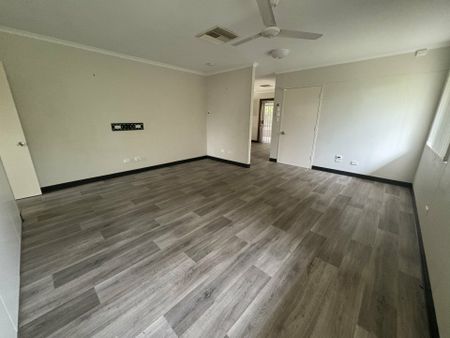 SPACIOUS FOUR BEDROOM, TWO BATHROOM HOUSE WITH 5X CARPORT - Photo 3