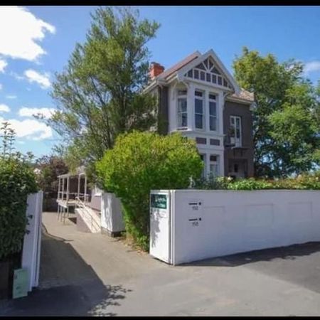 The bedrooms at a student house on George street - Photo 5