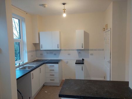 3 Bed Terraced House, Gilpin View, LS12 - Photo 3