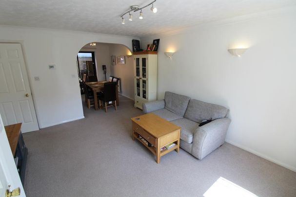 3 bedroom semi-detached house to rent - Photo 1