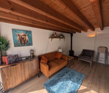 1 bedroom barn conversion to rent - Photo 1