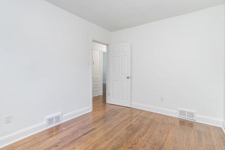For Lease - 6 Saralou Court, Toronto, Ontario - Photo 2