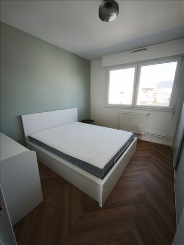 2 pièces - Meublé - 46,24 m² - 4ème étage - Colocation non autorisée - Photo 2
