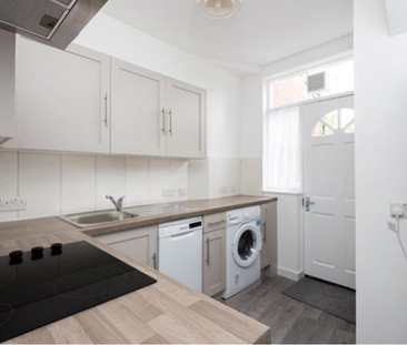 3 bedroom terraced house to rent - Photo 2