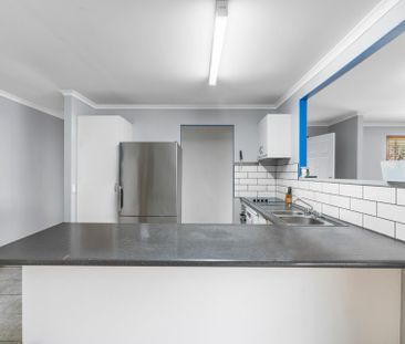 93 Universal Street, Oxenford QLD, Belconnen - Photo 4