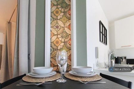 1 bedroom flat to rent - Photo 4