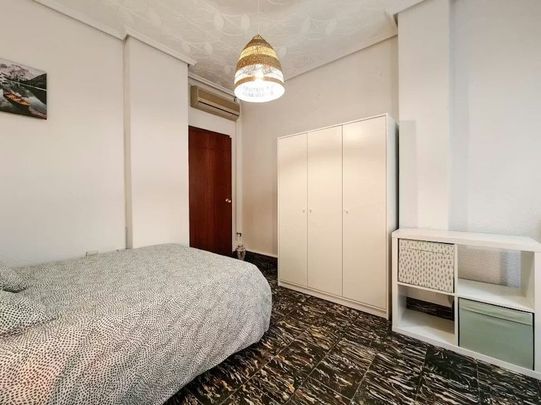 Calle de Castellón, Valencia, Valencian Community 46004 - Photo 1